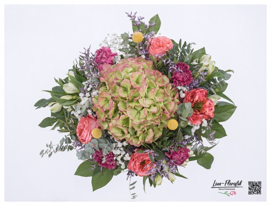 Bouquet with alstroemeria, colorful roses and French hydrangea - detail
