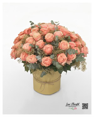 Large bouquet of flowers with roses, eucalyptus and gypsophila