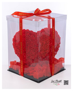 A gift with a heart – stylishly packaged and arranged with love. Perfect for Valentine's Day and special moments