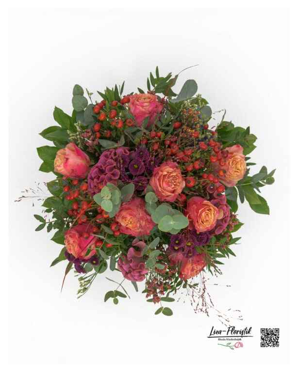 Bouquet with peach roses