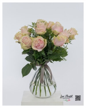 Pink rose bouquet with 12 flowers - perfect for a birthday